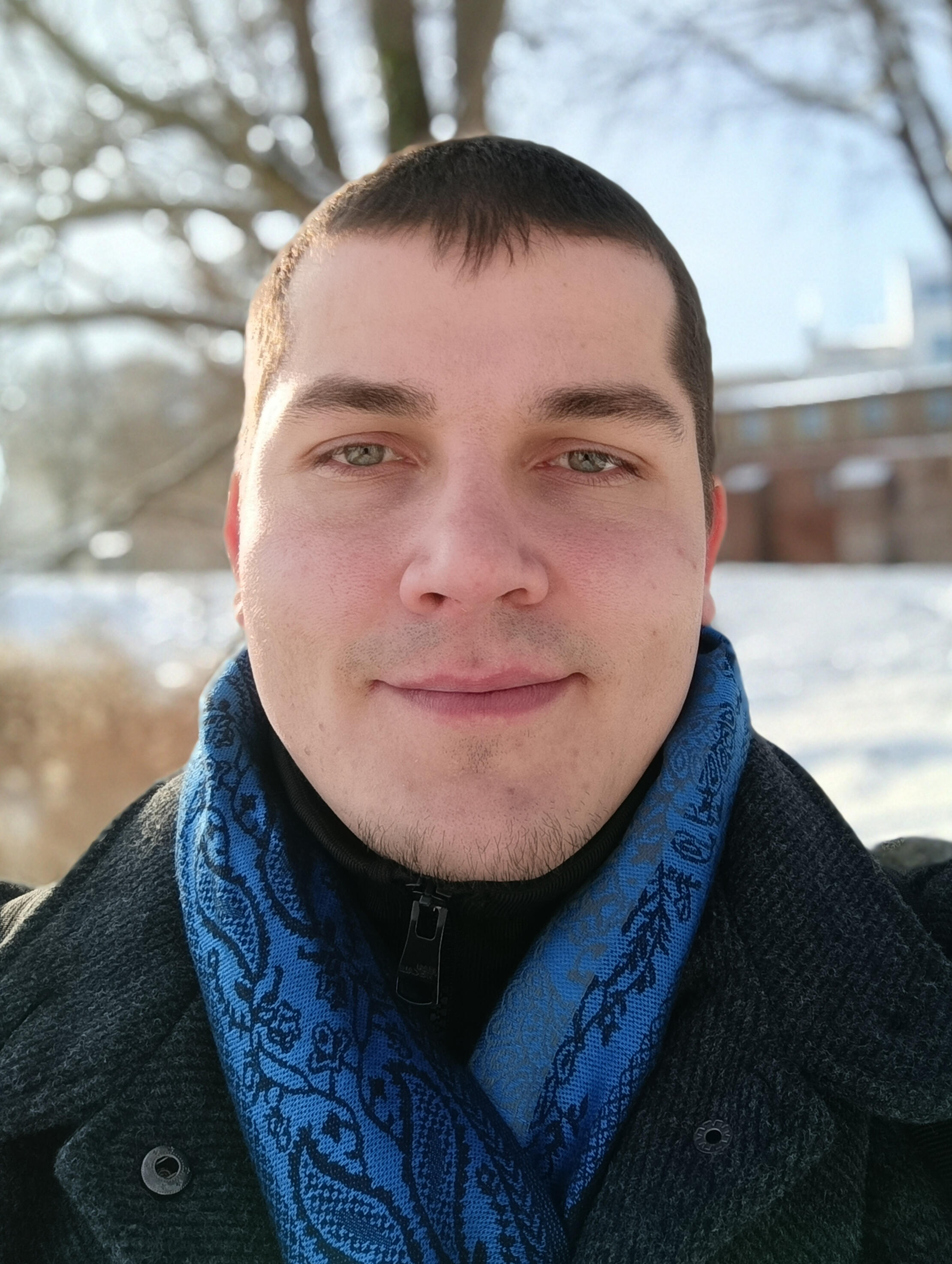 Dennis Jahnke – Coach und Aurameister in Stralsund Porträt von Dennis Jahnke, Coach für Bewusstseinsentwicklung, Reiki-Meister und Aurameister in Stralsund.